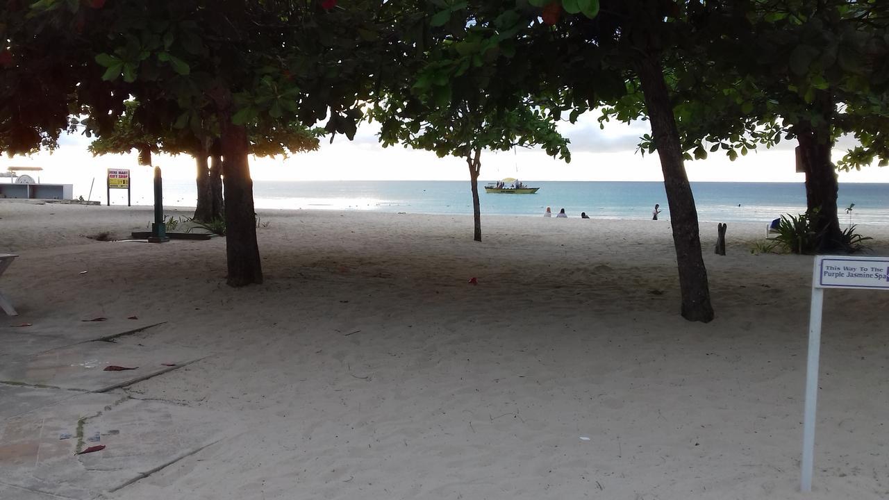 Negril Beach Club Condos Exterior photo