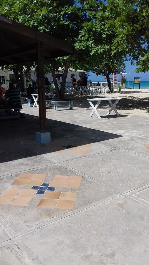 Negril Beach Club Condos Exterior photo